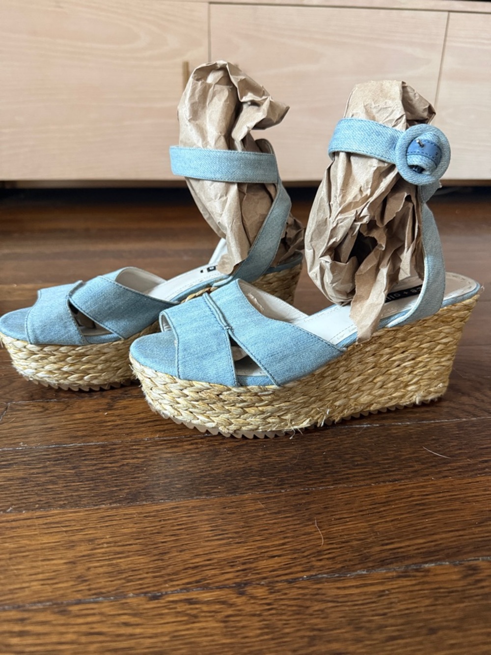 🐋 Alice + Olivia ‘Roberta’ Denim Blue Espadrille Wedge Sandals, Size 8 - Picture 5 of 12